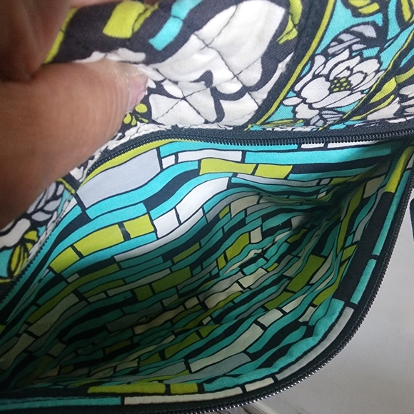 Vera Bradley Island Bloom Crossbody Bag and Accordian Wallet - Picture 6 of 12